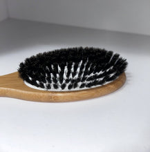Lade das Bild in den Galerie-Viewer, Bürste Haarbürste Naturhaar mittlere Stärke