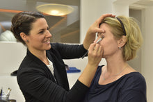 Lade das Bild in den Galerie-Viewer, Make-up Beratung/ Schminkberatung 120 Minuten
